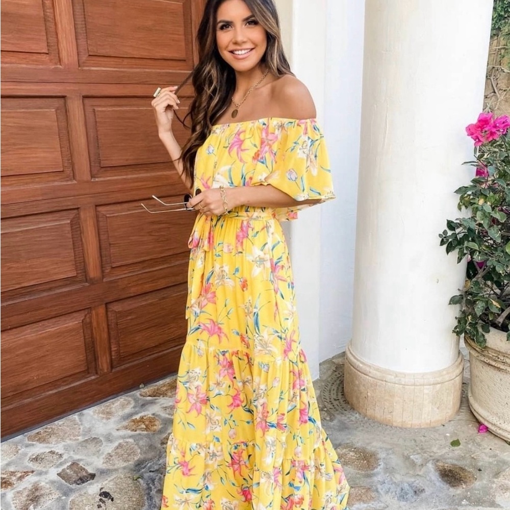 Pink Lily Sweet Southern Kiss Yellow Floral Maxi Dress Off-Shoulder / Medium
